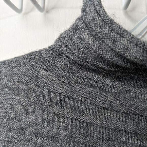 Christian Siriano grey Merino wool blend sweater mock neck medium @D - Picture 2 of 12